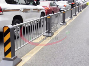 道路（lù）護欄